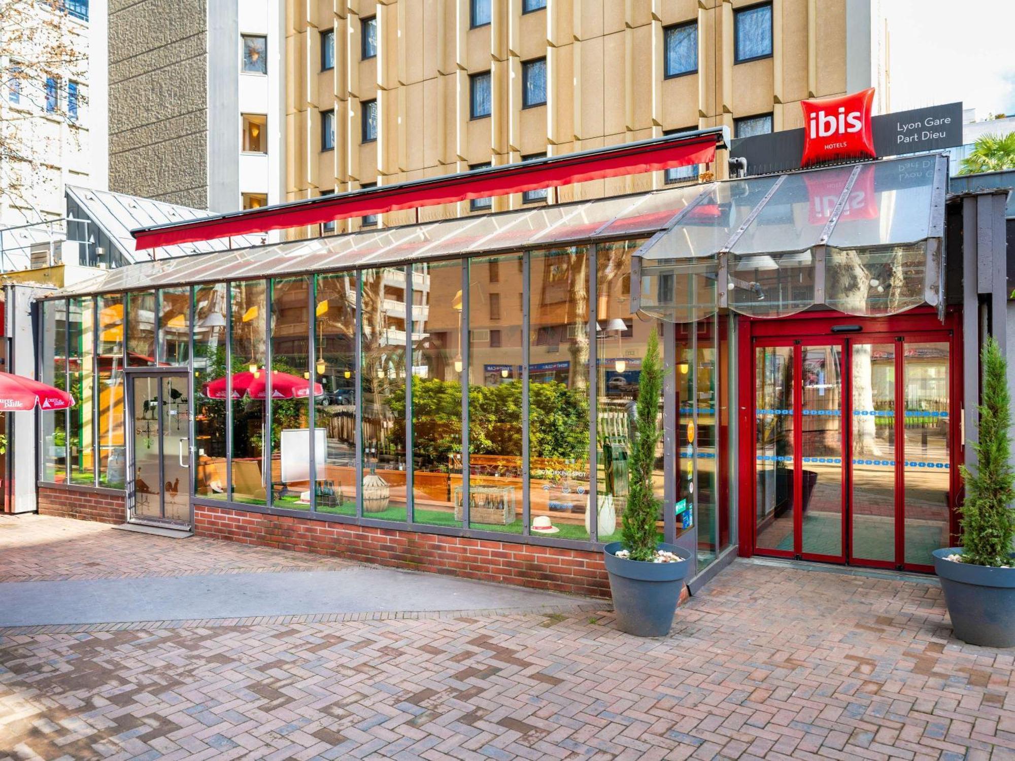 Ibis Lyon Gare Part Dieu Экстерьер фото